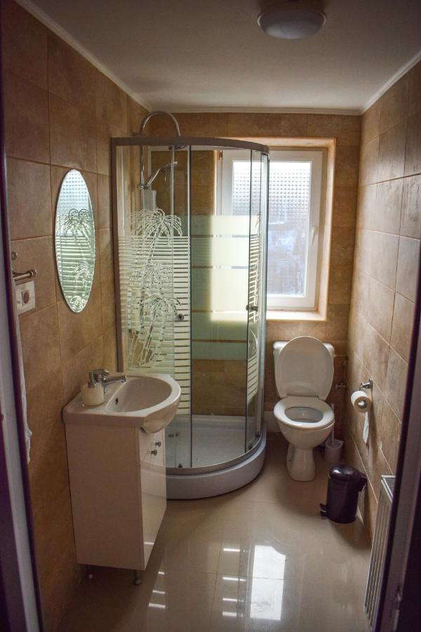 B House Rooms Iasi Exterior foto