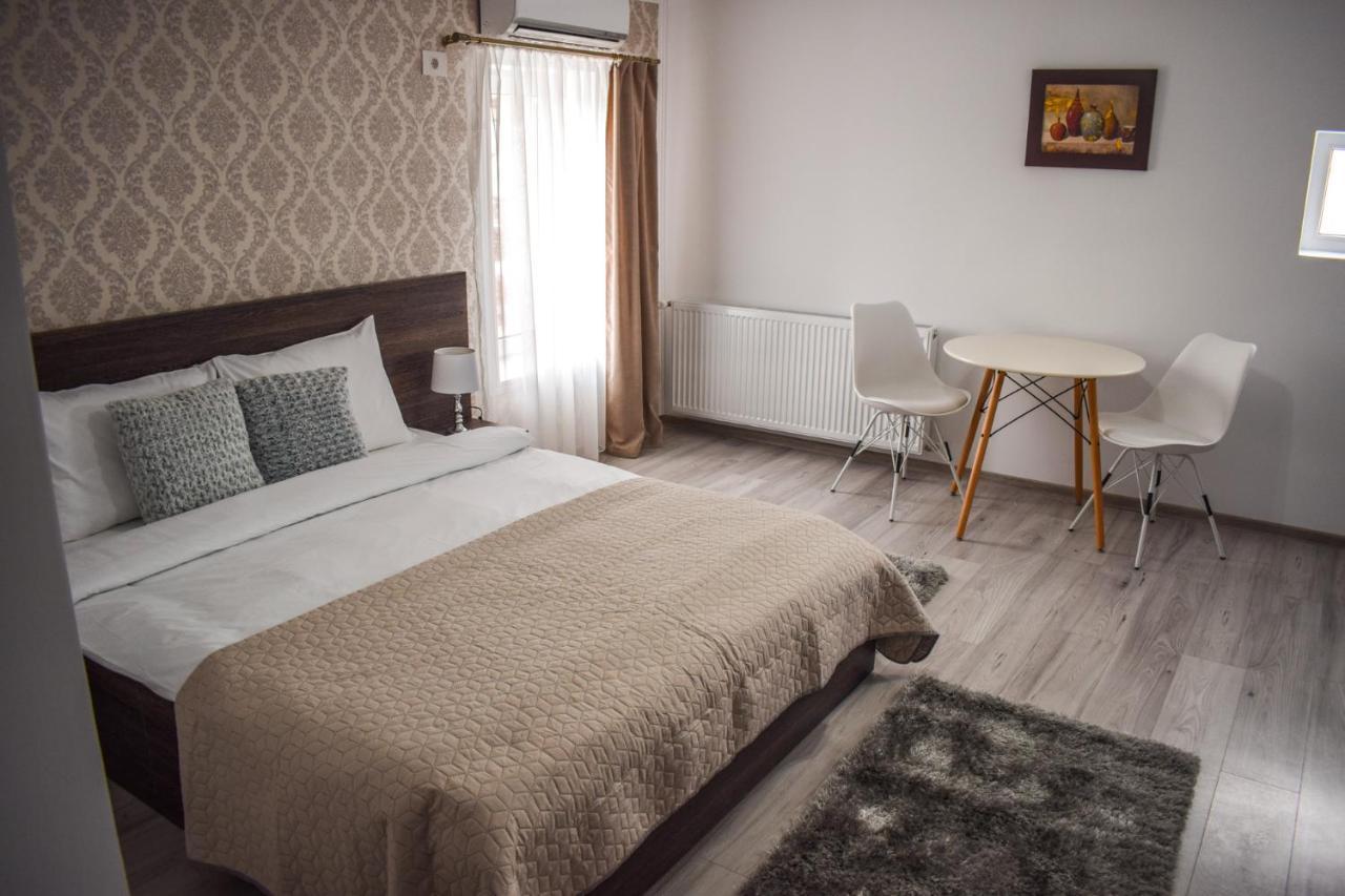 B House Rooms Iasi Exterior foto